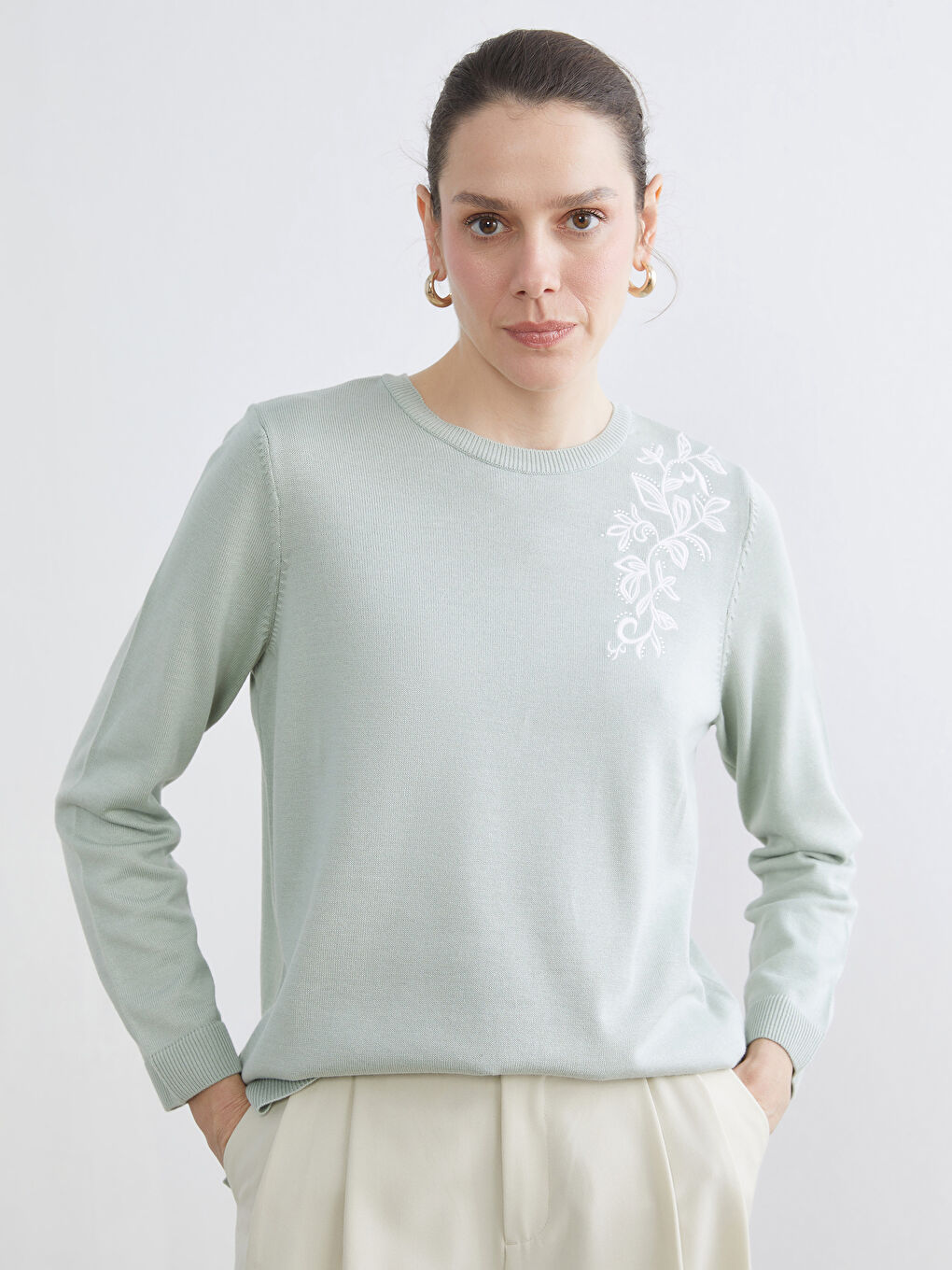 Crew Neck Rhinestone Embellished Women's Knit Sweater