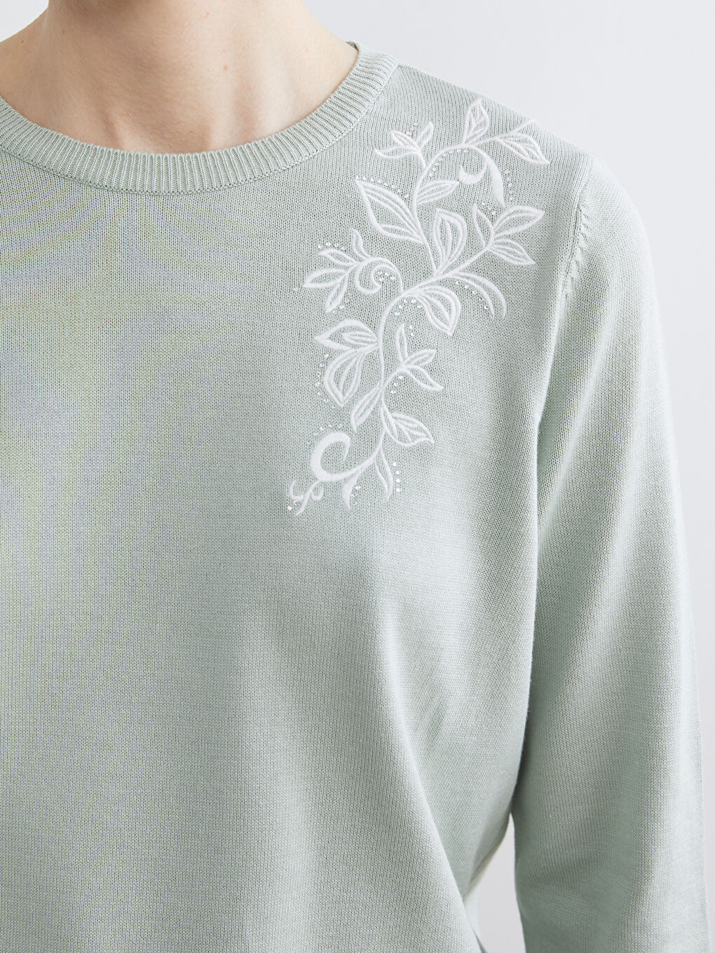 Crew Neck Rhinestone Embellished Women's Knit Sweater-2