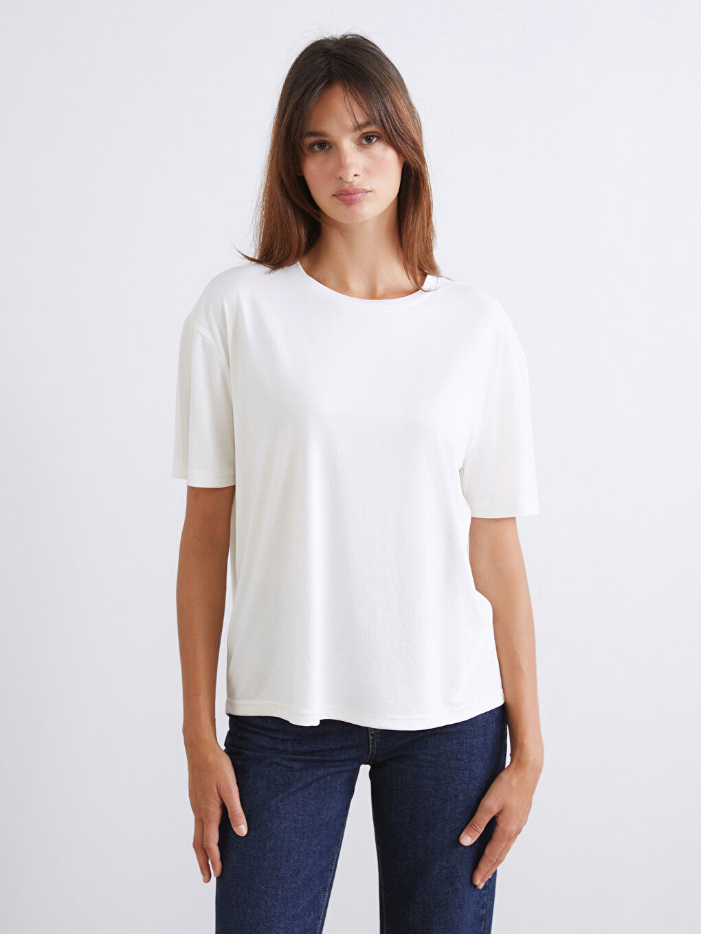 Beyaz Bisiklet Yaka Modal Karışımlı Kadın Tişört 2'li-2