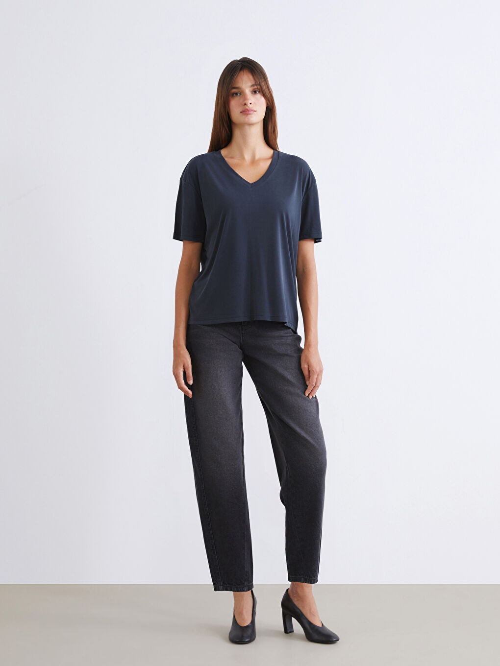 Siyah V Yaka Modal Karışımlı Kadın Tişört 2'li-3