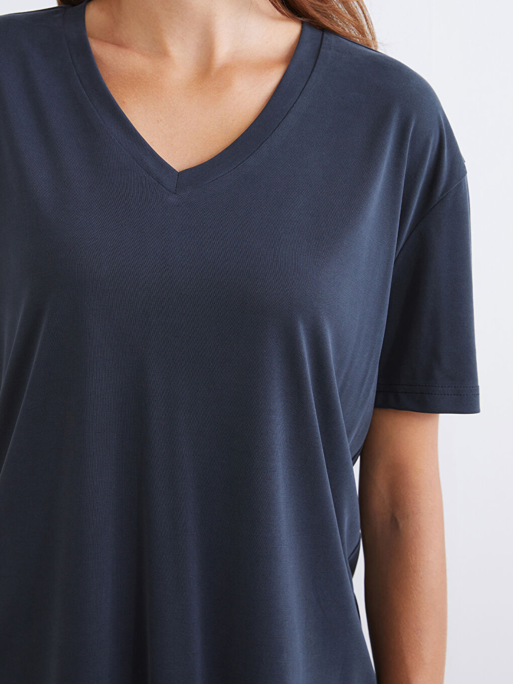 Siyah V Yaka Modal Karışımlı Kadın Tişört 2'li-5