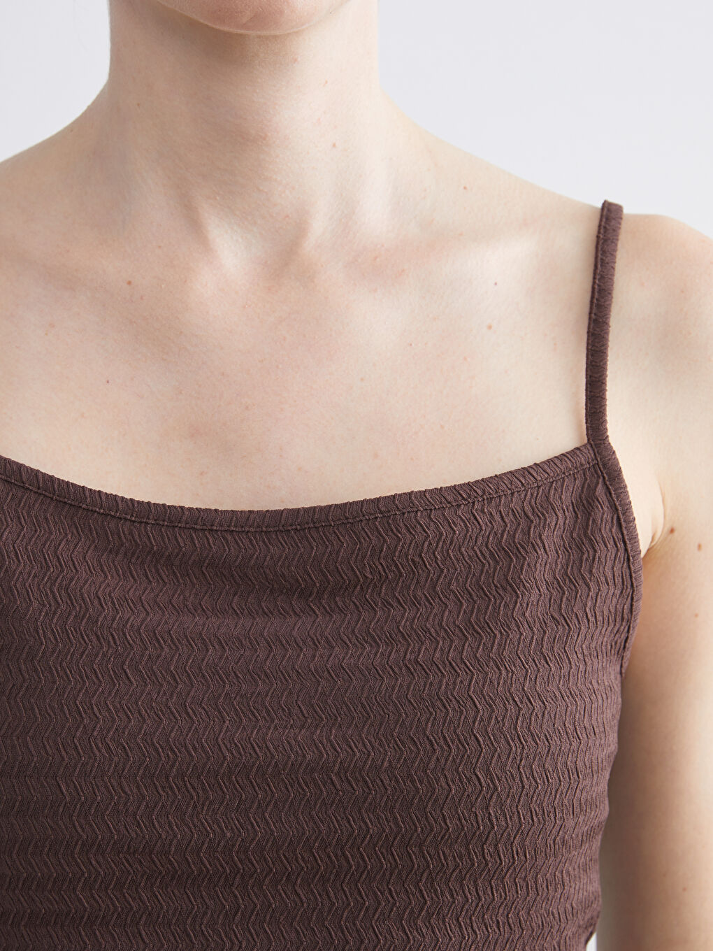 Kahverengi Kare Yaka Dokulu Askılı Kadın Atlet-2