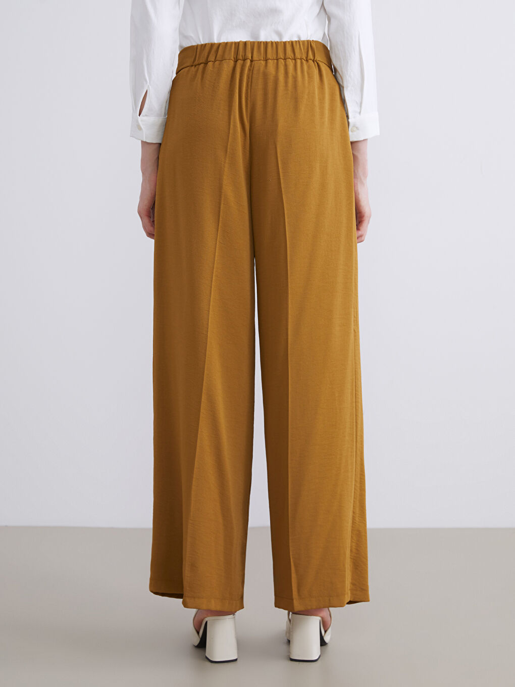 Loose Fit Wide Leg Women's Pleated Trousers-3