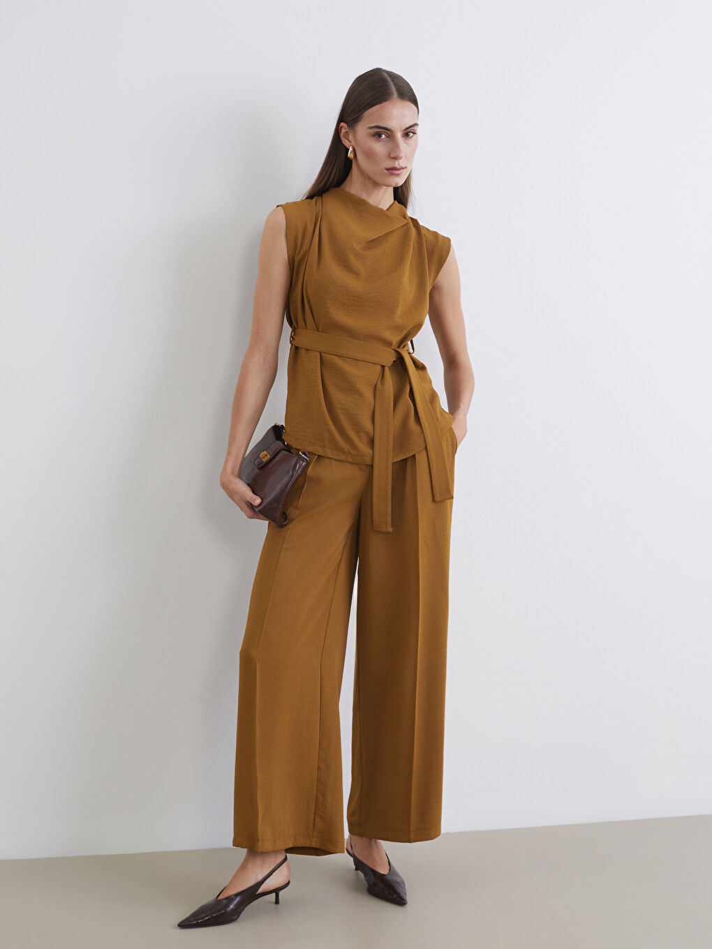 Loose Fit Wide Leg Women's Pleated Trousers-1