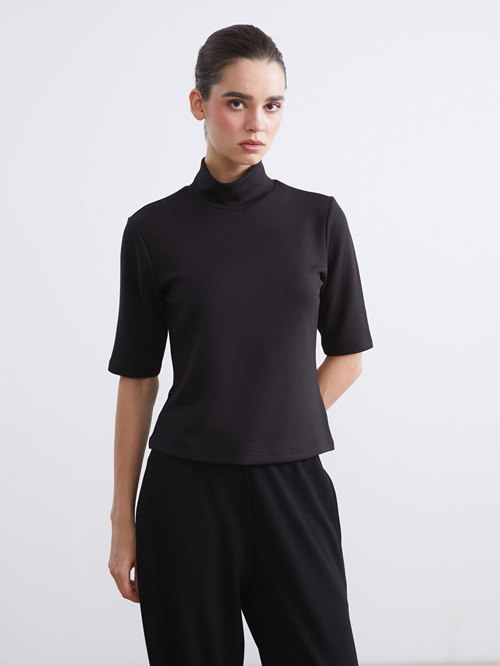 Siyah Dik Yaka Bluz-2