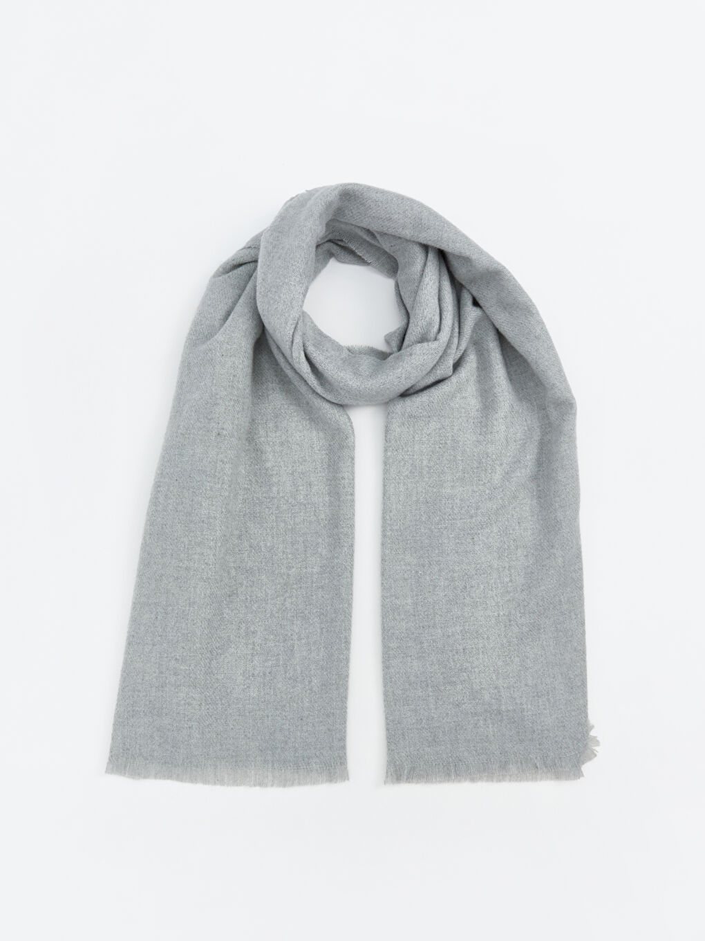 وشاح رمادي امرأة