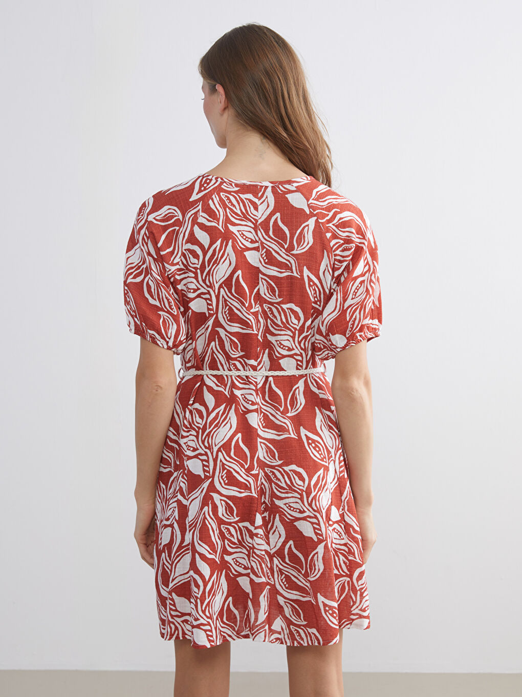 Kırmızı V Yaka Desenli Mini Elbise-3