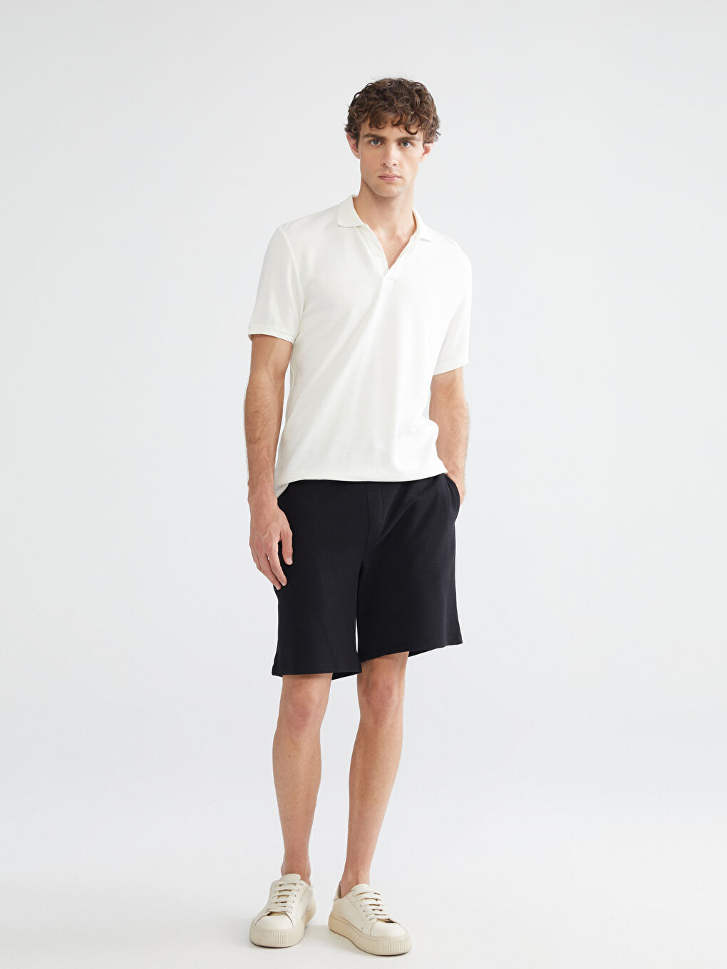 Siyah Standart Kalıp Erkek Şort