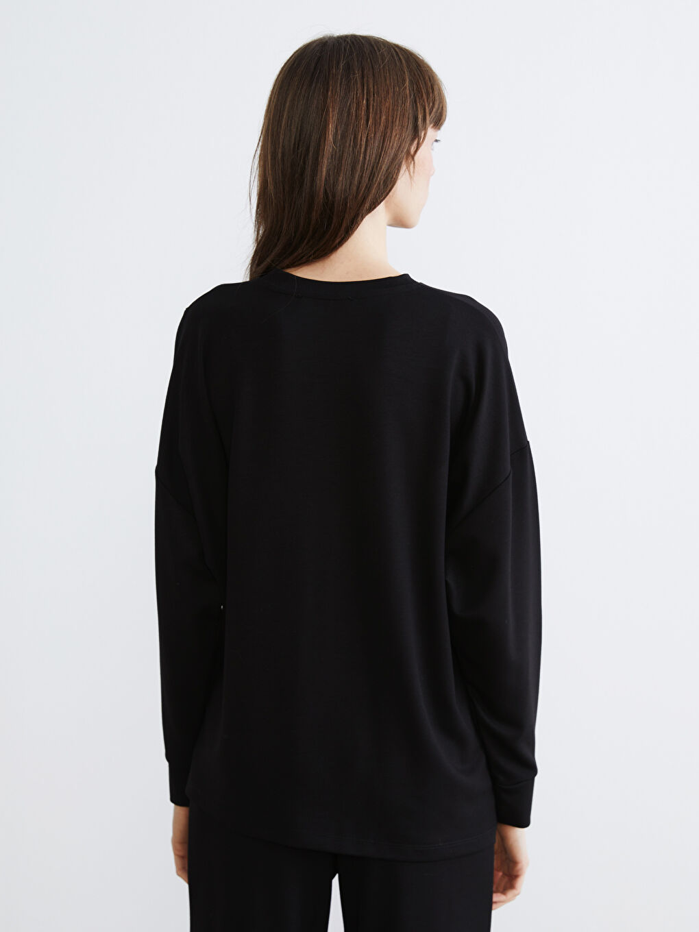 Siyah Bisiklet Yaka Kadın Sweatshirt-3