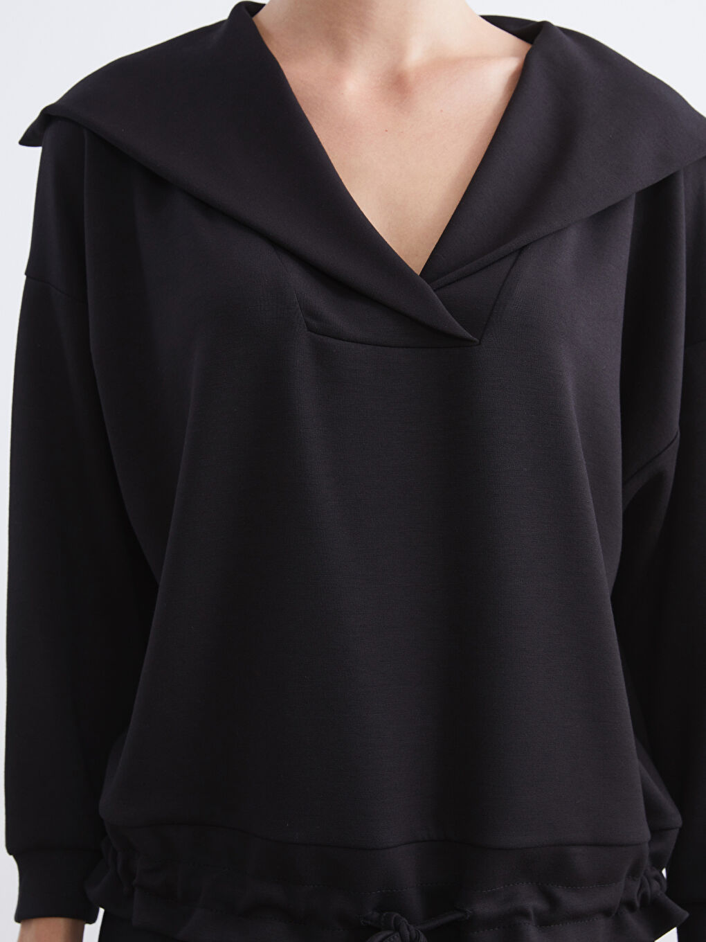 Siyah Polo Yaka Bağcıklı Bluz-2