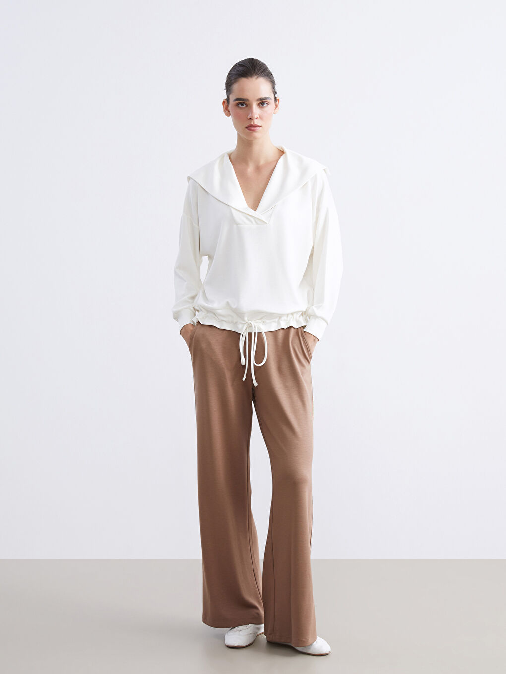 Ekru Polo Yaka Bağcıklı Bluz-1