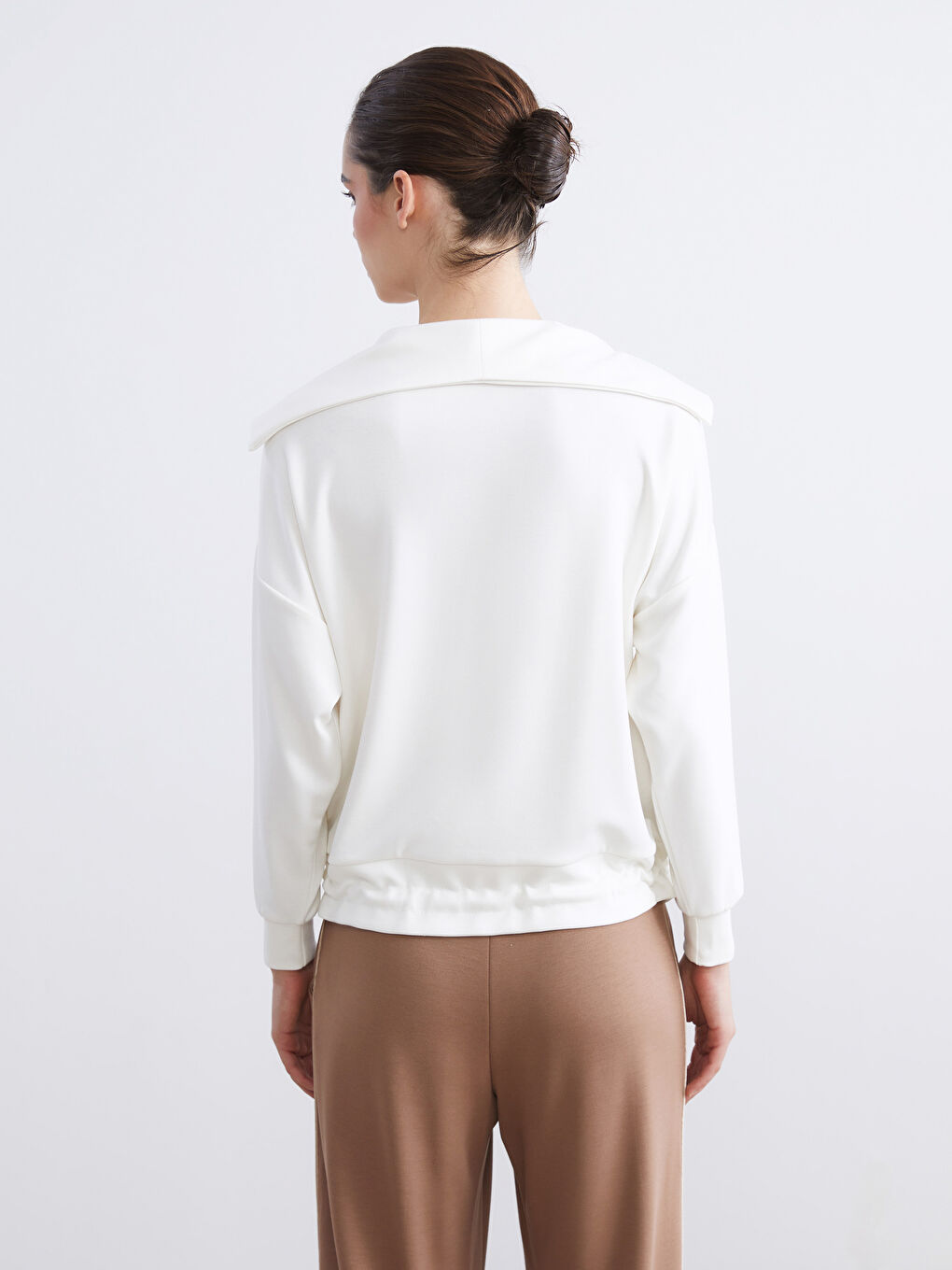 Ekru Polo Yaka Bağcıklı Bluz-3