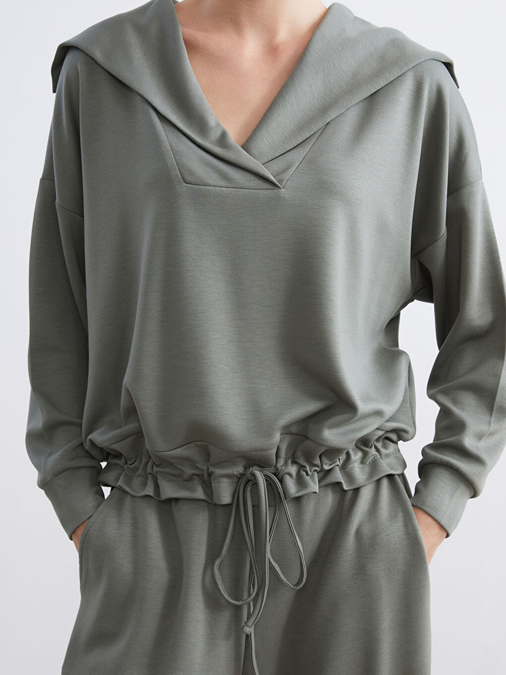 Haki Polo Yaka Bağcıklı Bluz-2