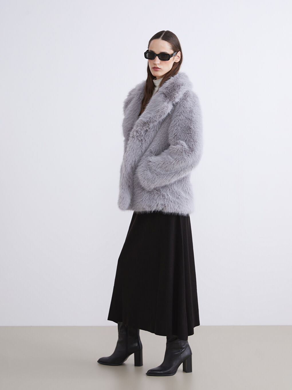 Gri Ceket Yaka Kadın Kürk Mont-1