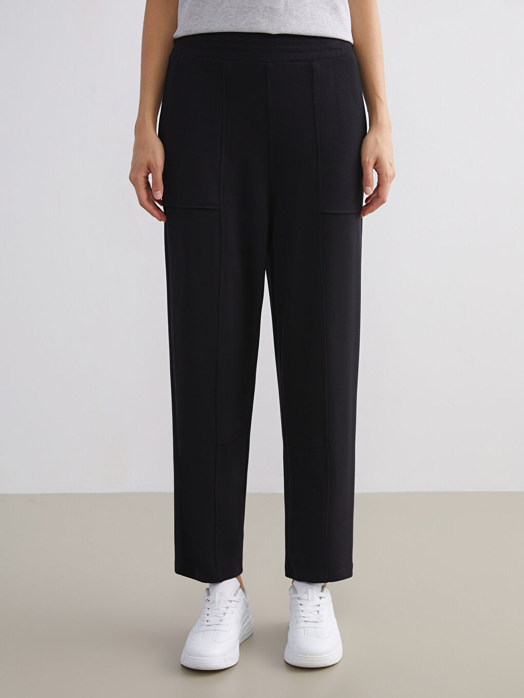 Siyah Beli Lastikli Kadın Eşofman Altı-1