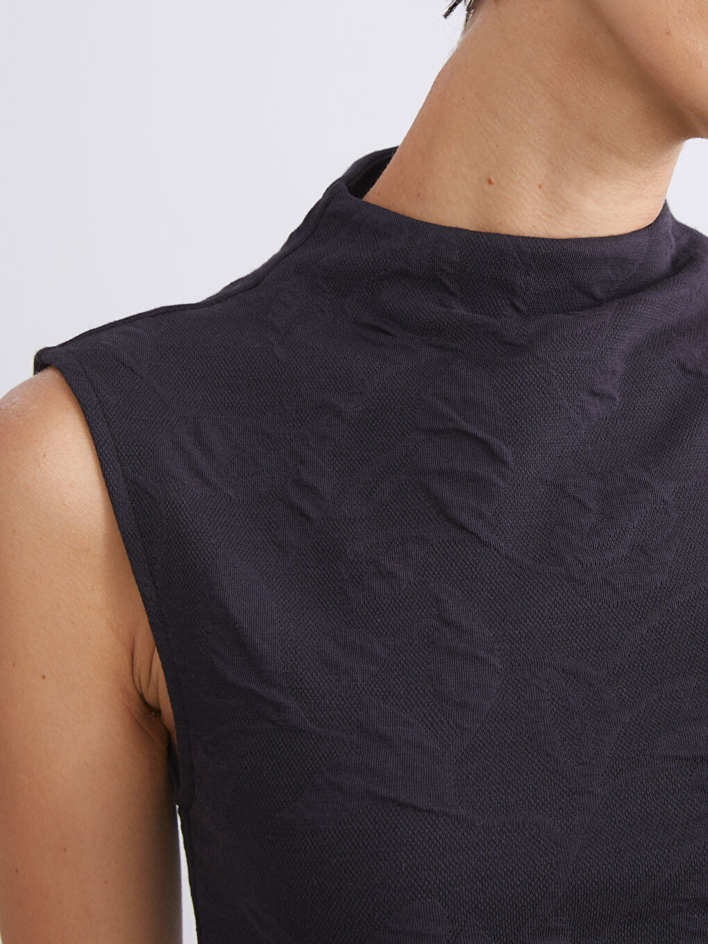 Bluza Sa Teksturiranom Rol Kragnom-2