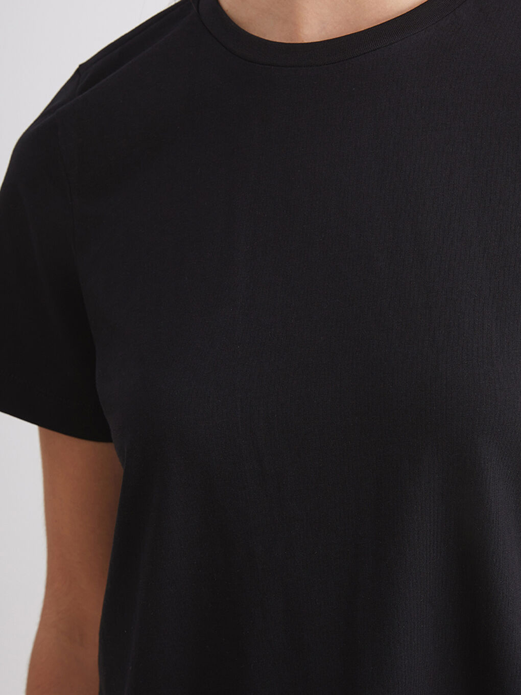 Siyah Bisiklet Yaka Kadın Tişört 2'li-4