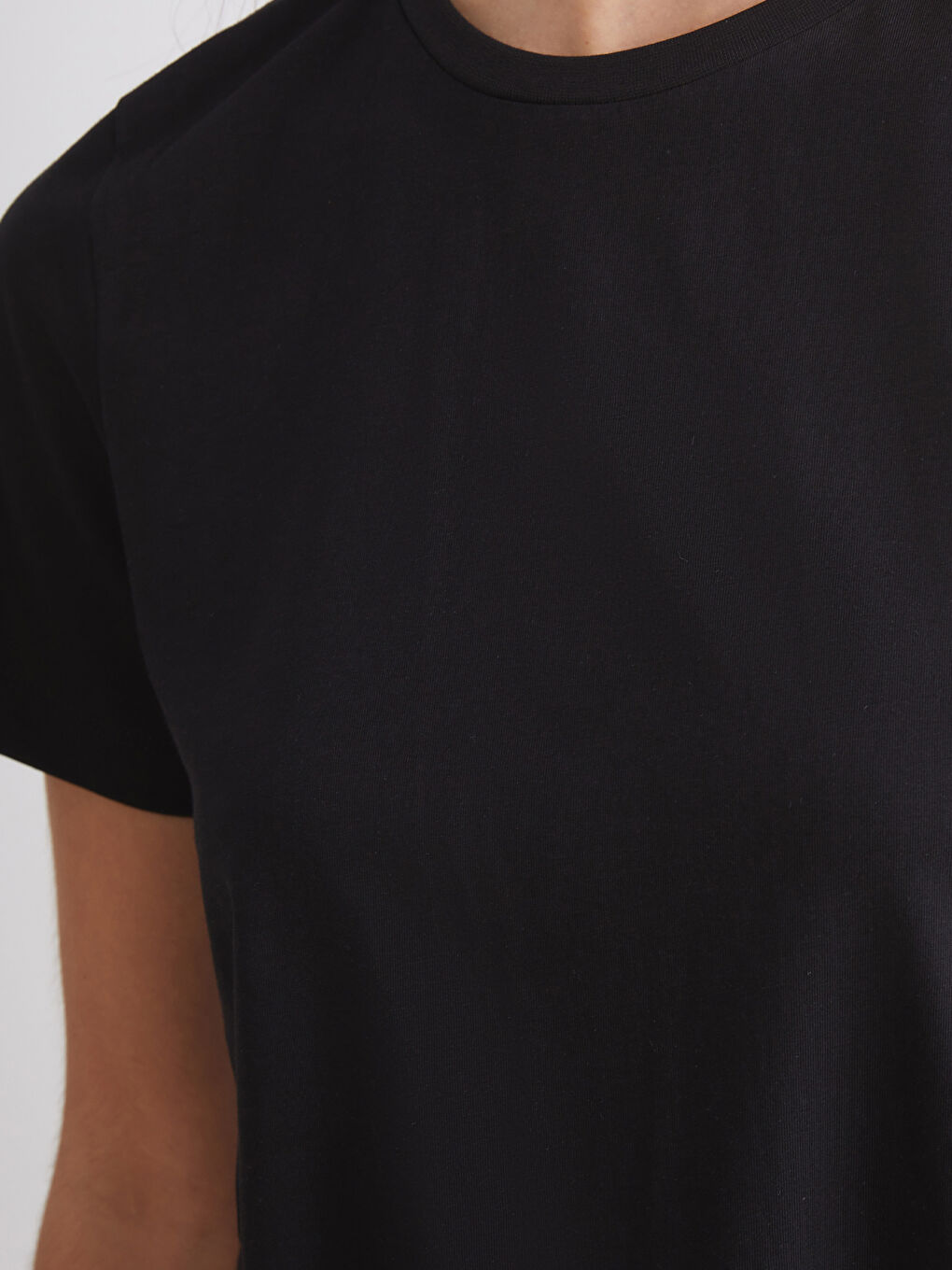 Siyah Bisiklet Yaka Kadın Tişört 2'li-5