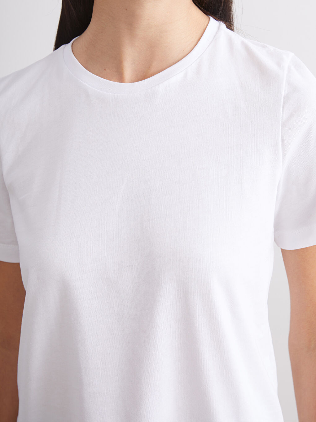 Beyaz Bisiklet Yaka Kadın Tişört 2'li-3