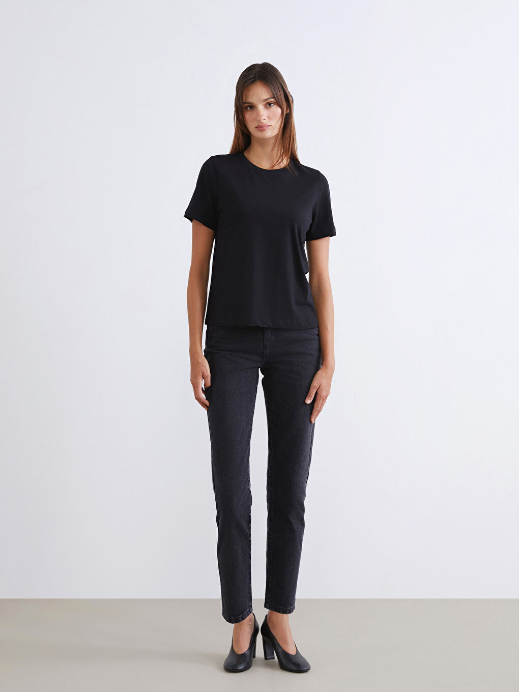 Siyah Bisiklet Yaka Kadın Tişört 2'li-3