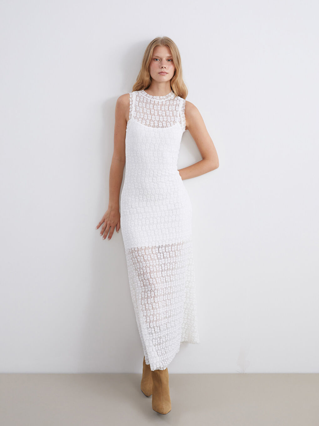 Ekru Bisiklet Yaka Dantelli Elbise