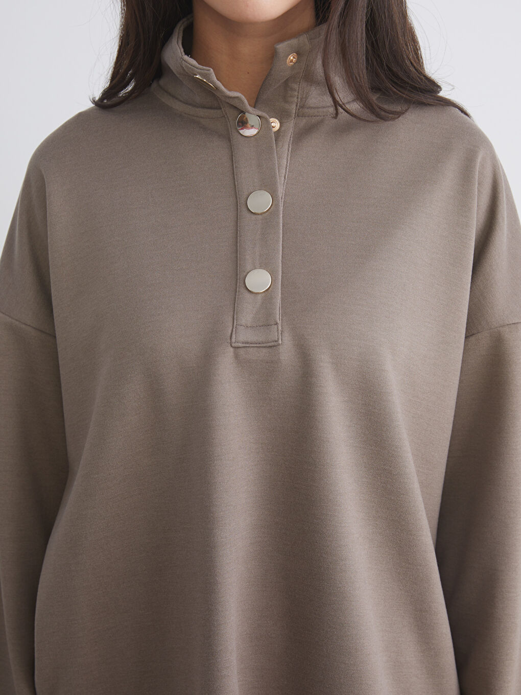 Kahverengi Dik Yaka Oversize Kadın Sweatshirt-2