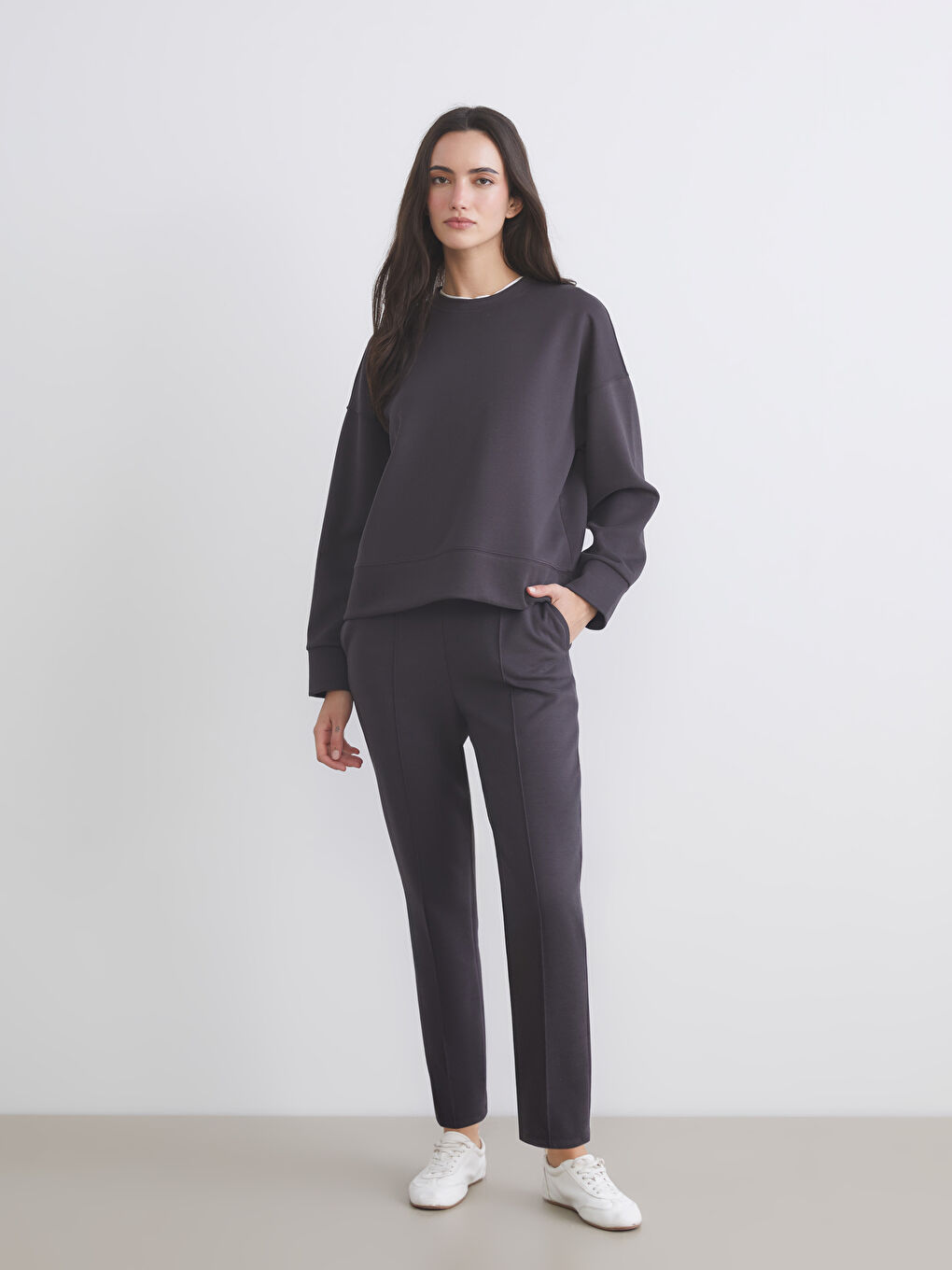 Siyah Bisiklet Yaka Kadın Sweatshirt-1