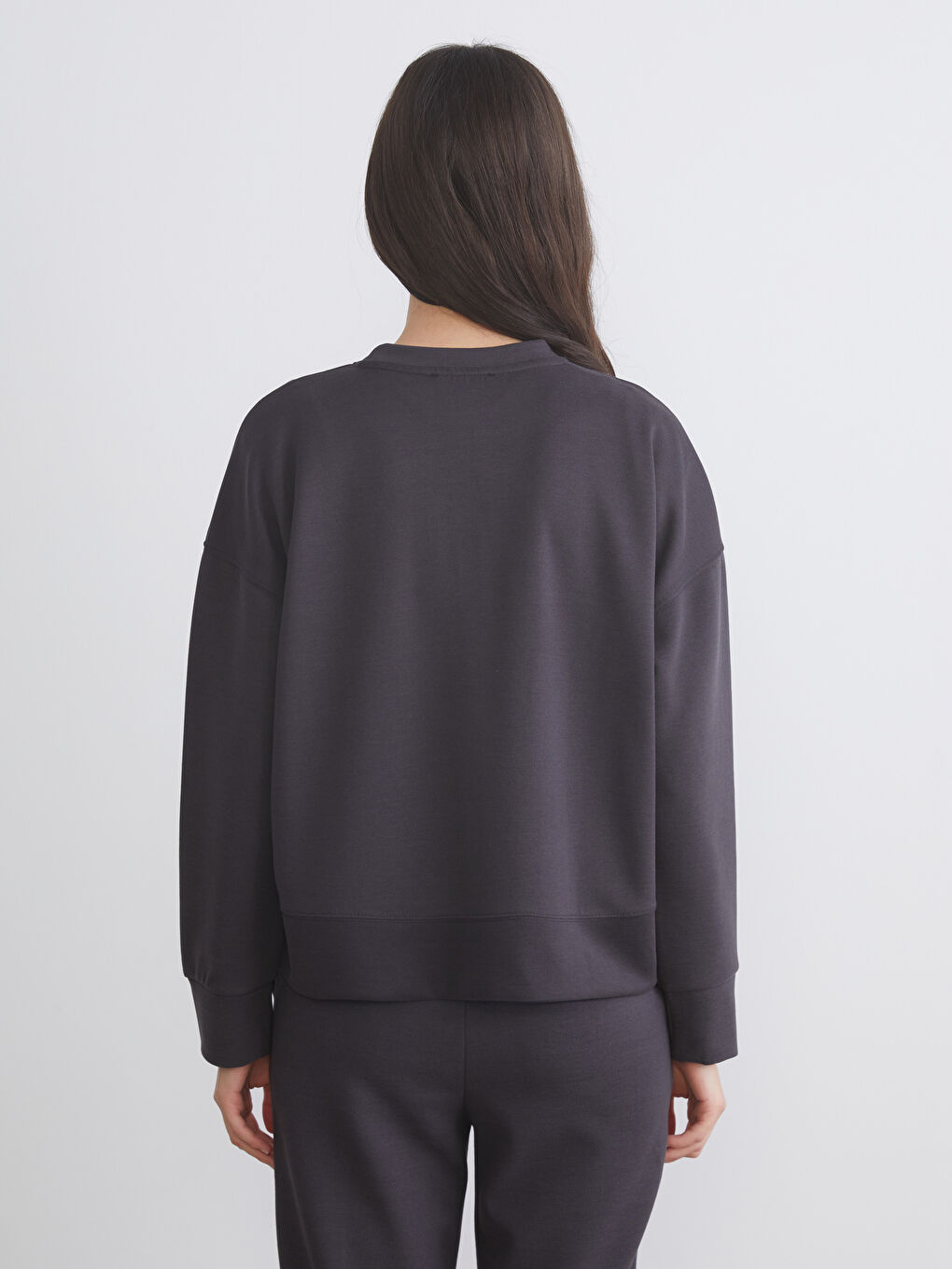 Siyah Bisiklet Yaka Kadın Sweatshirt-3