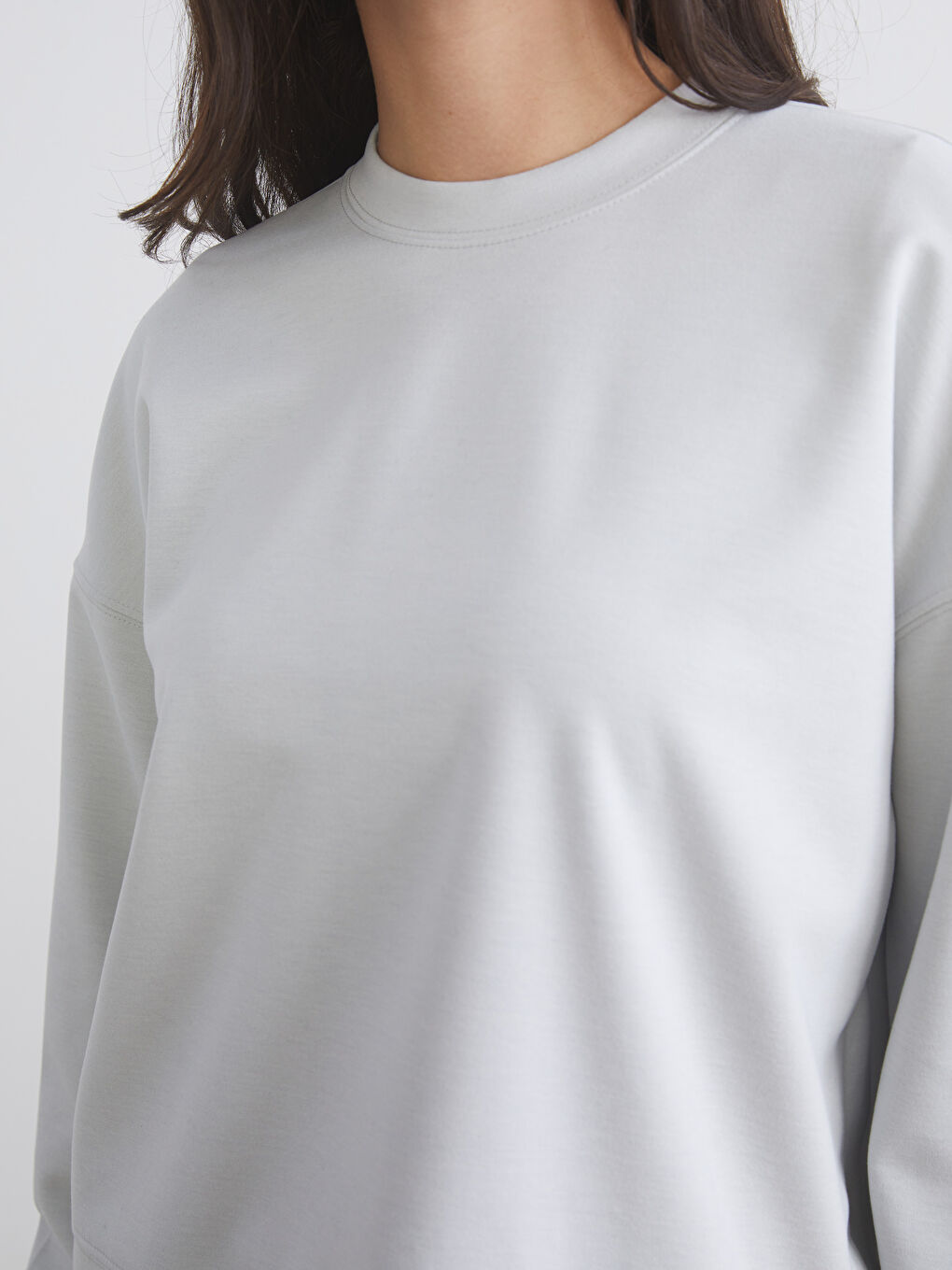 Gri Bisiklet Yaka Kadın Sweatshirt-2