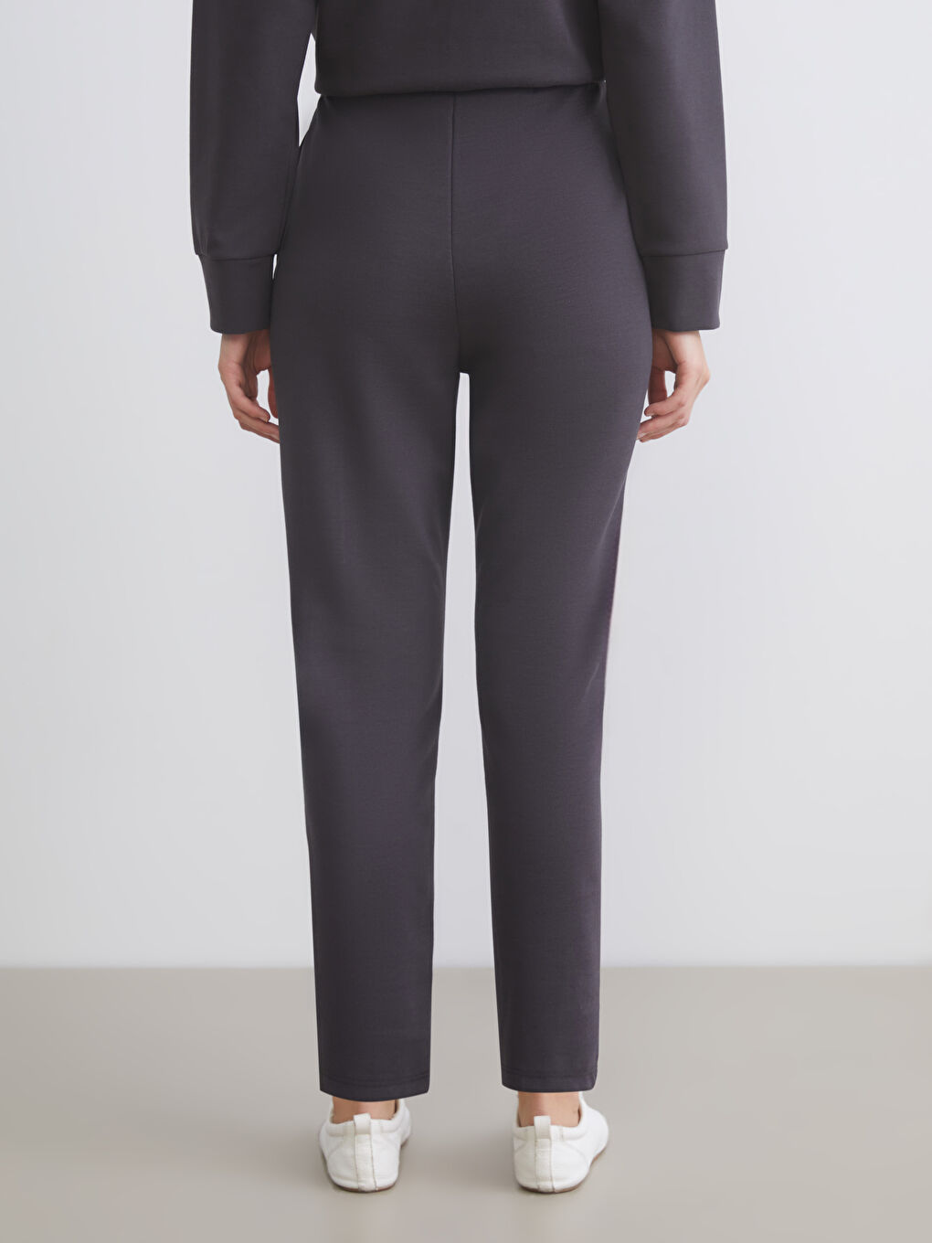 Siyah Beli Lastikli Kadın Eşofman Altı-3