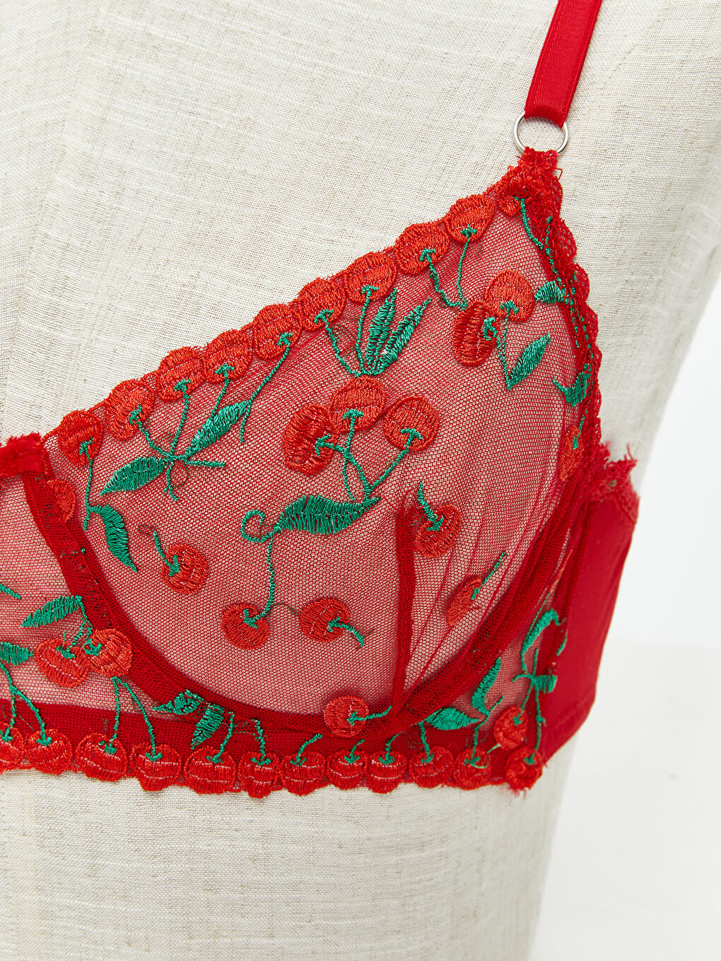 Kırmızı Balensiz Dolgusuz Nakışlı Fantezi Tişört Sütyen-2