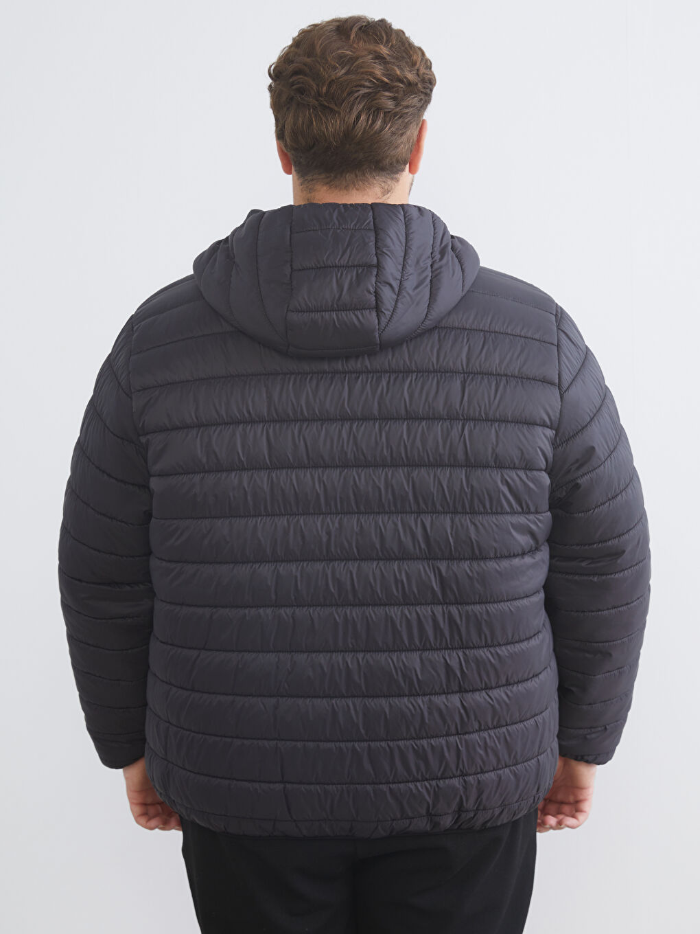 Siyah Büyük Beden Standart Kalıp Kapüşonlu Erkek Şişme Mont-4