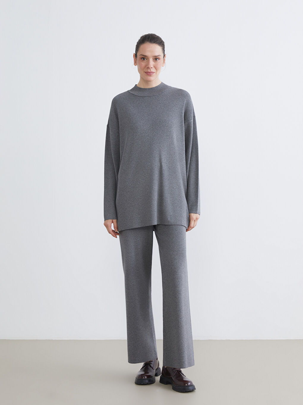 Pantalone od trikotaže sa elastičnim strukom i širokim nogavicama za žene