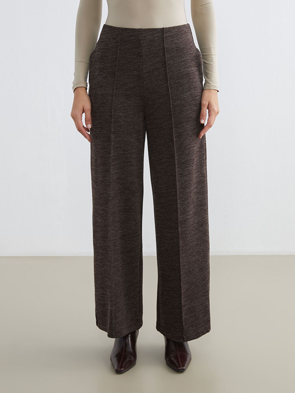 Kahverengi Beli Lastikli Geniş Paça Kadın Pantolon-1