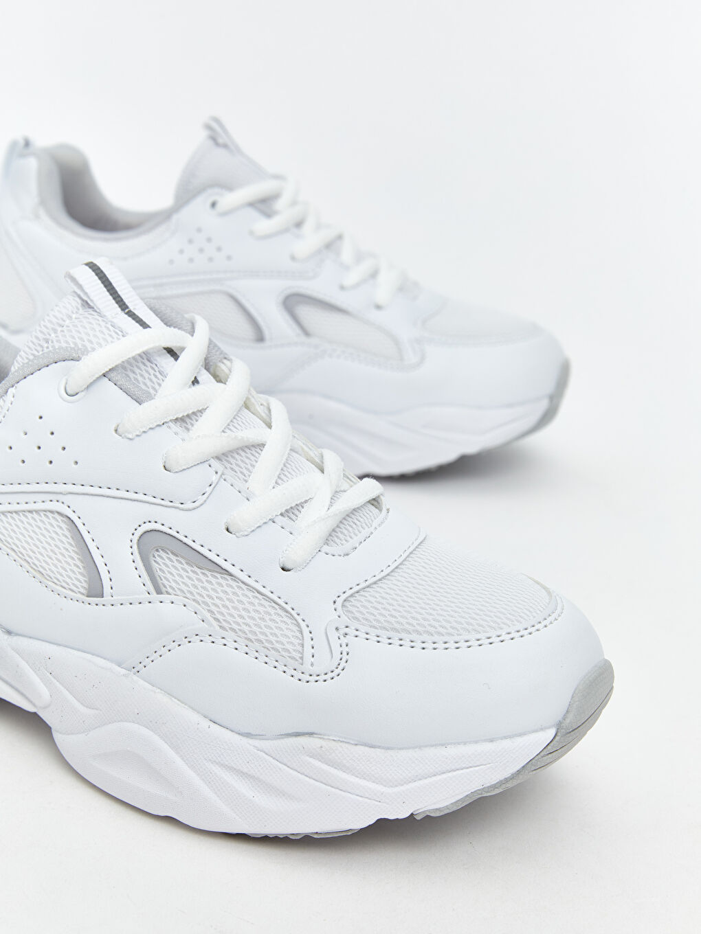 Beyaz Bağcıklı Kadın Spor Ayakkabı-2