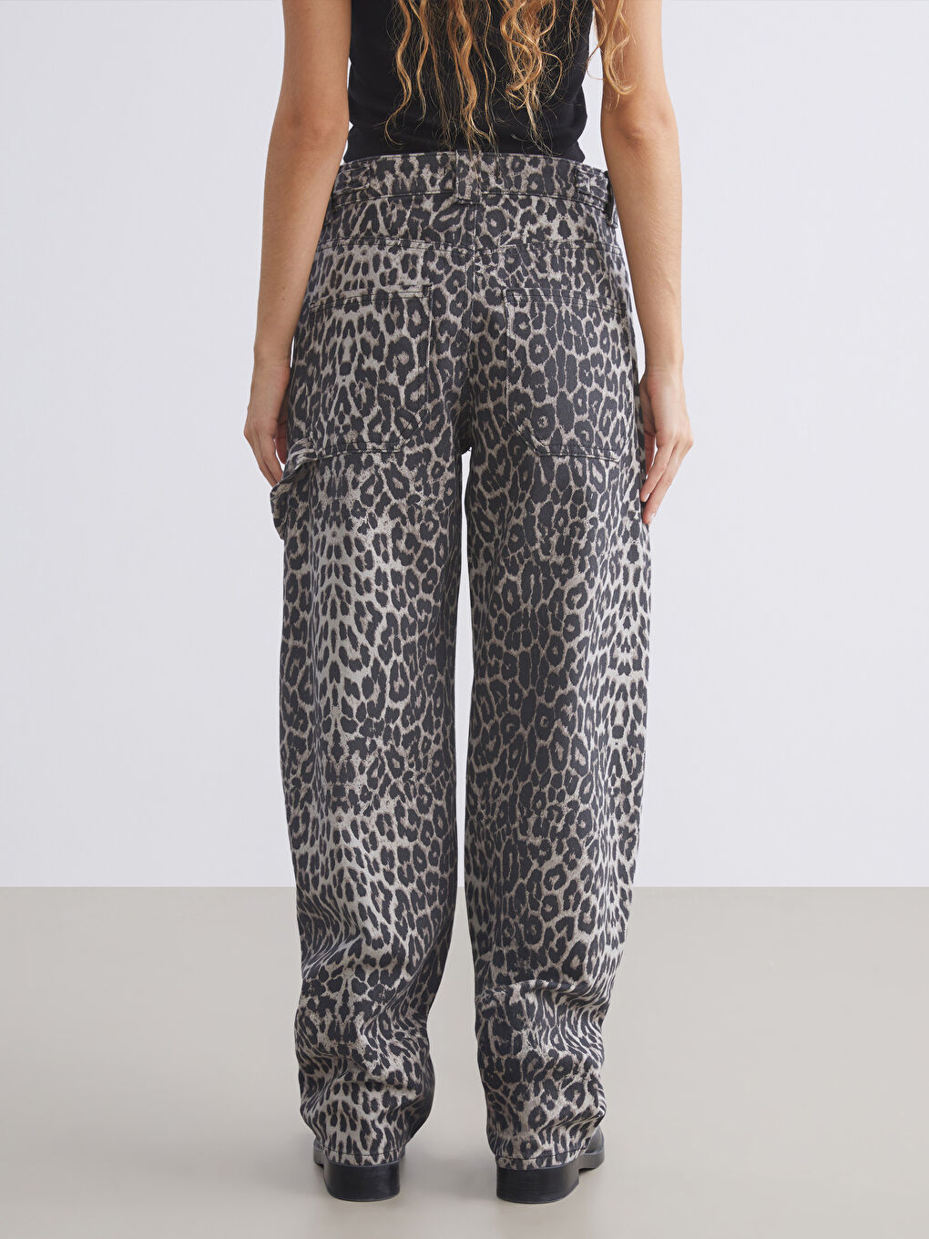 Kahverengi Baggy Fit Leopar Desenli Kadın Jean Pantolon-4