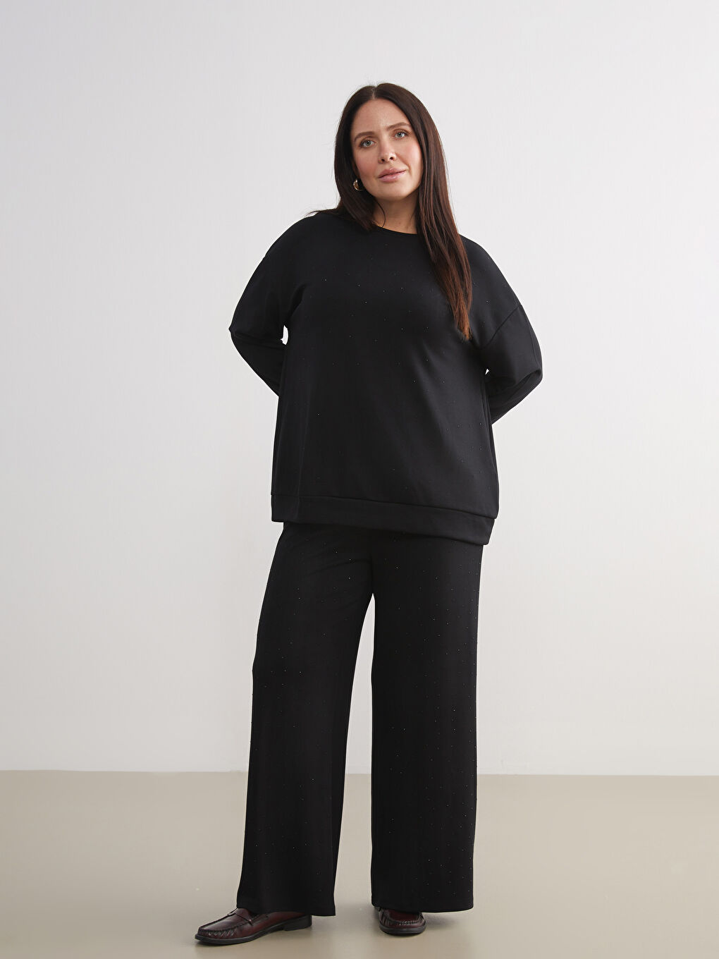 Siyah Bisiklet Yaka Taşlı Kadın Sweatshirt-5