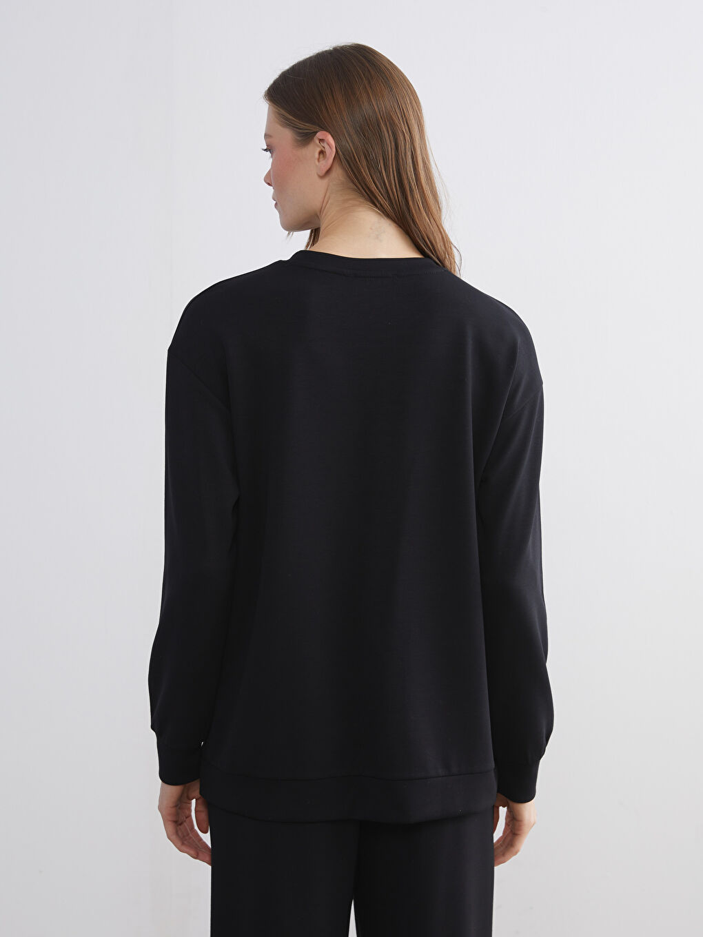 Siyah Bisiklet Yaka Taşlı Kadın Sweatshirt-4