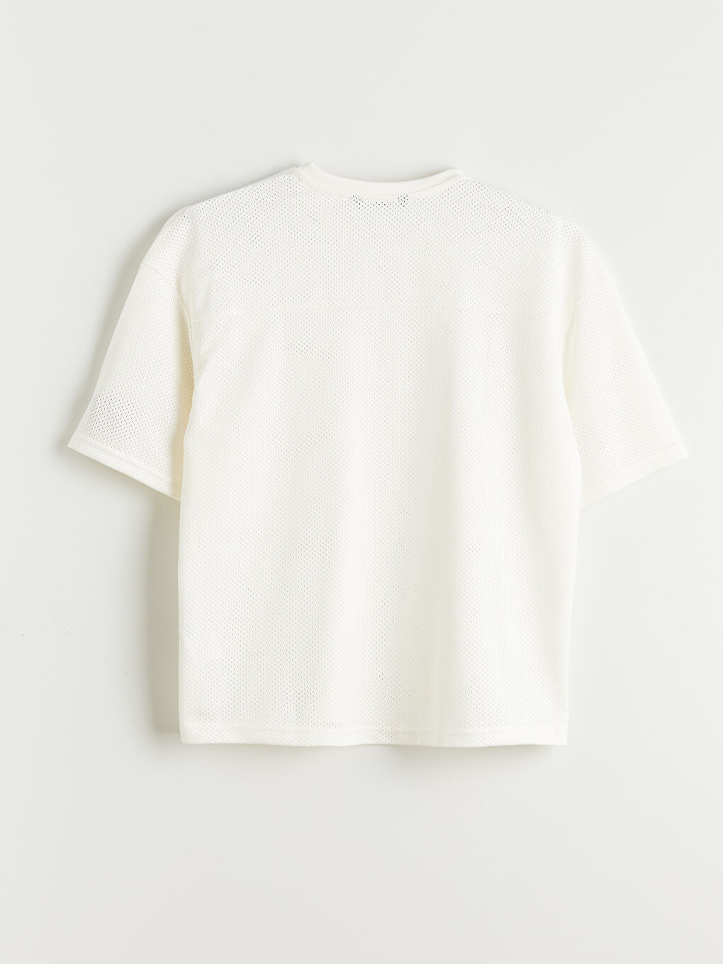 تيشيرت رجالي بياقة على شكل حرف V وكم قصير مطبوع-5