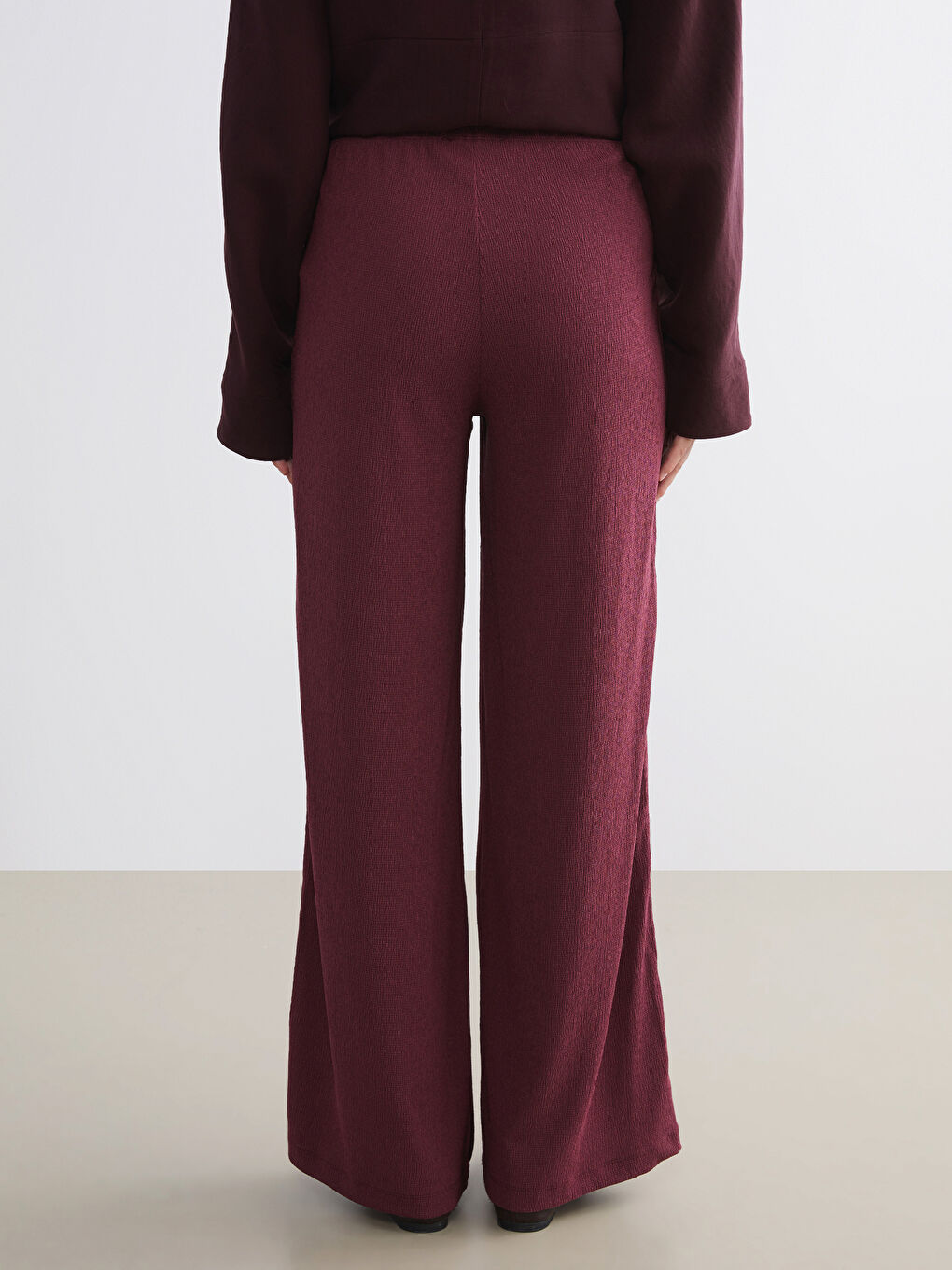 Bordo Beli Lastikli Dokulu Kadın Pantolon-3