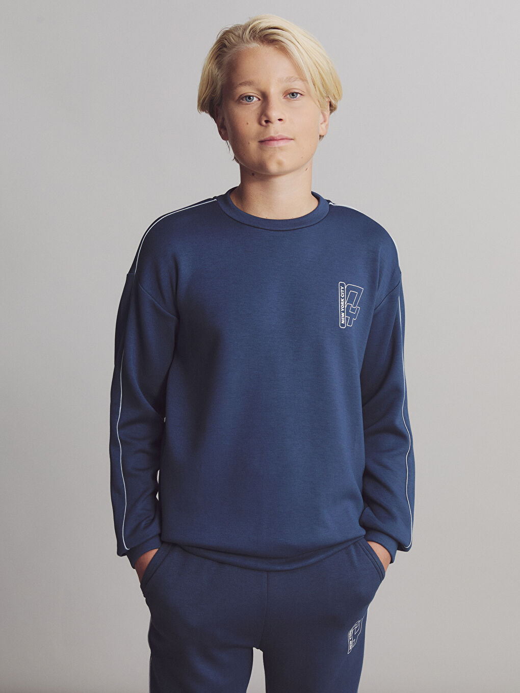 Crew Neck Boys' Sweatshirt-3
