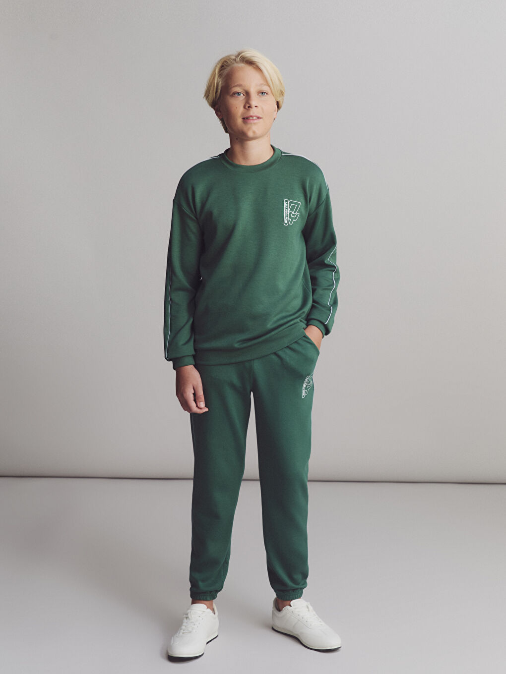 Дөңгелек жағалы ұлдарға арналған свитшот-1