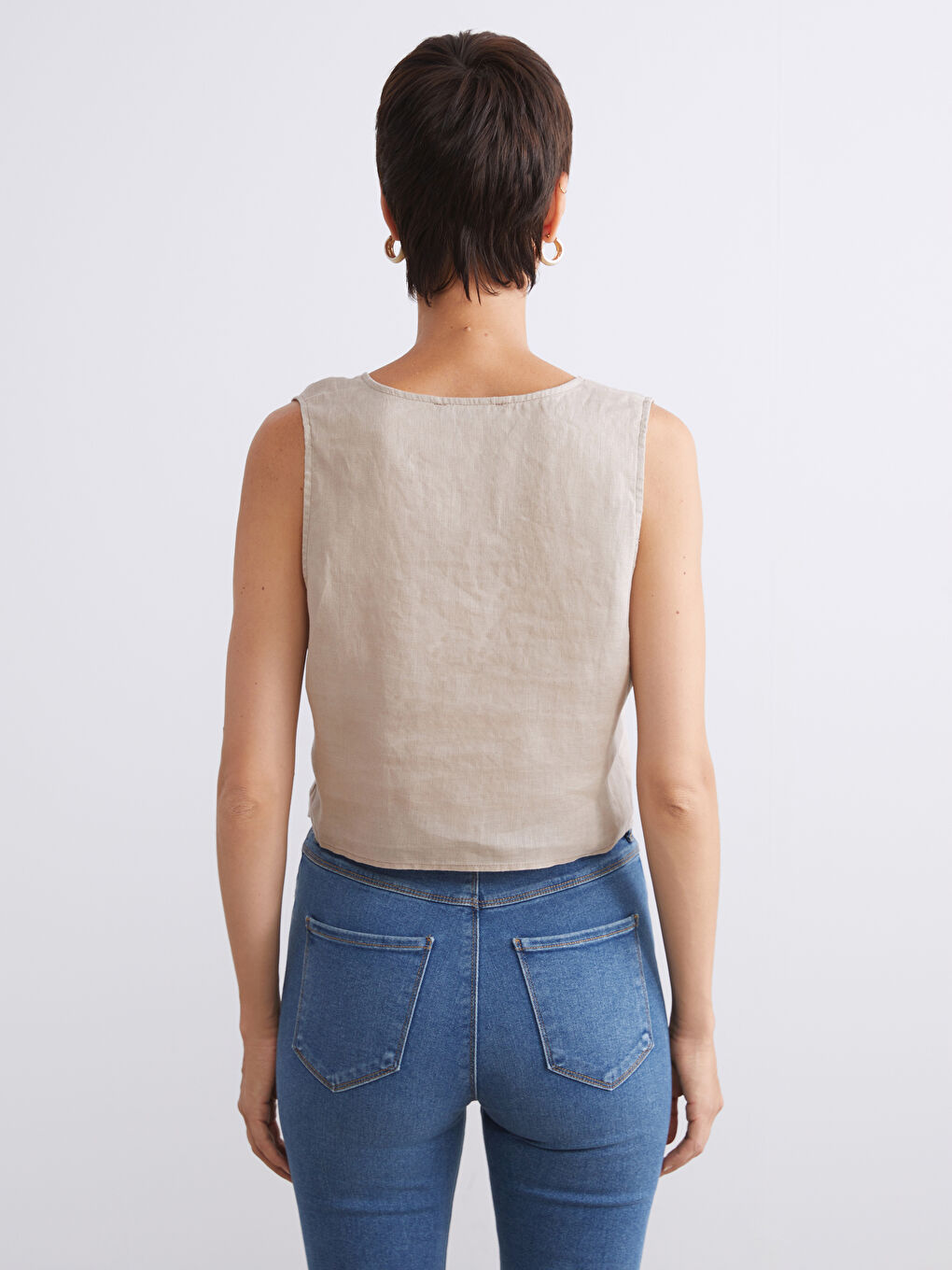 Kahverengi V Yaka Askılı %100 Keten Bluz-3