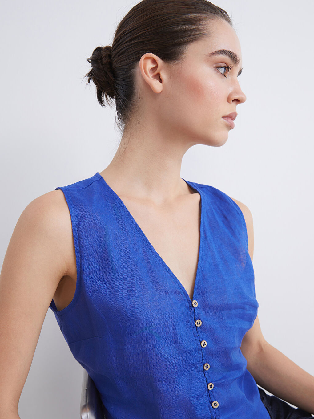 Mavi V Yaka Askılı %100 Keten Bluz-2