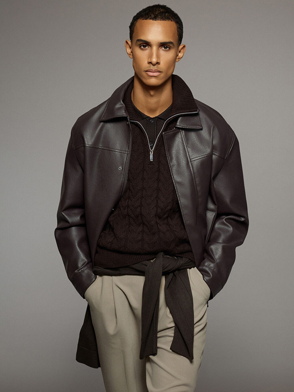 Kahverengi Dik Yaka Erkek Triko Kazak