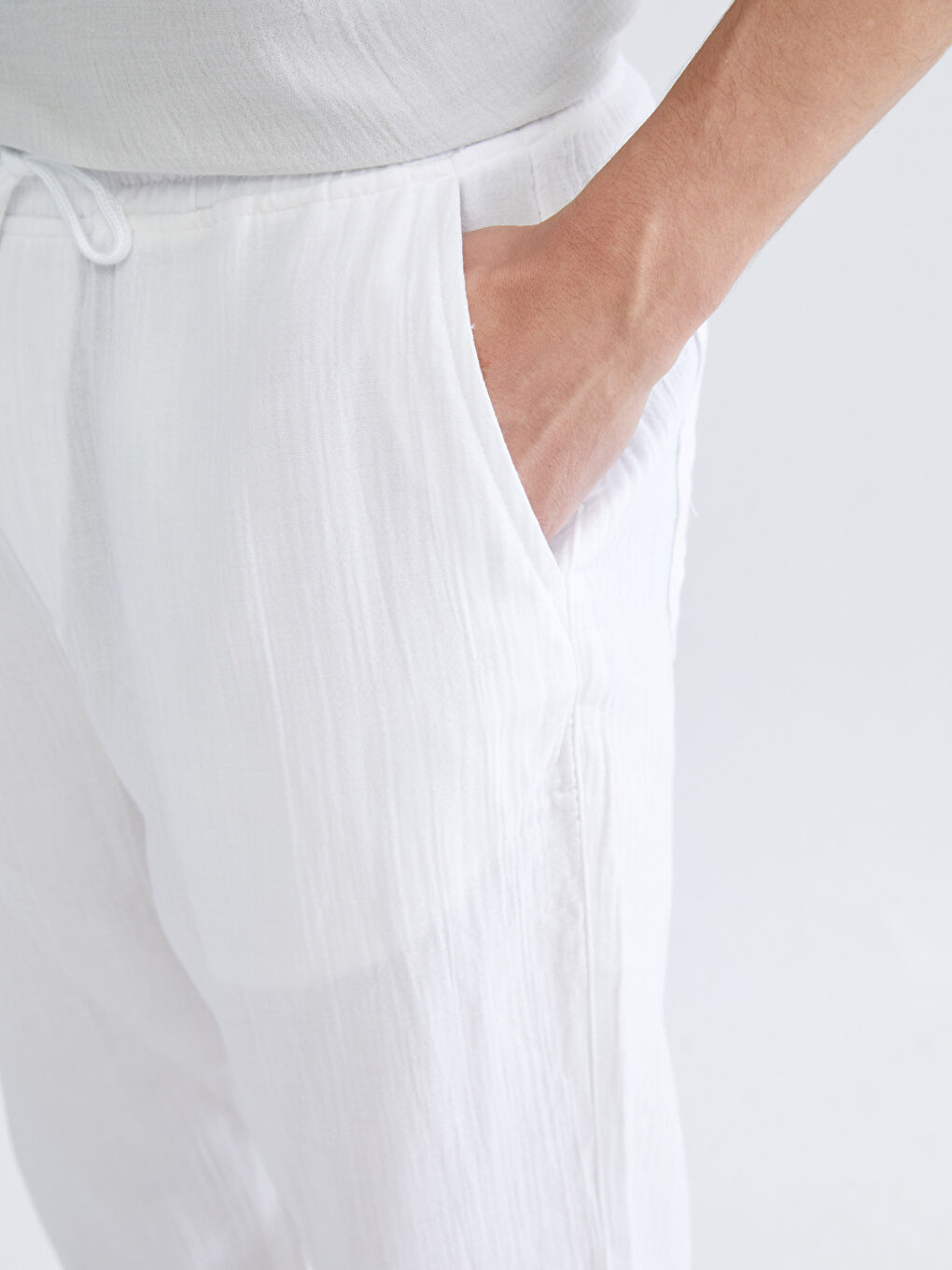 Beyaz Rahat Kalıp Erkek Pantolon-2