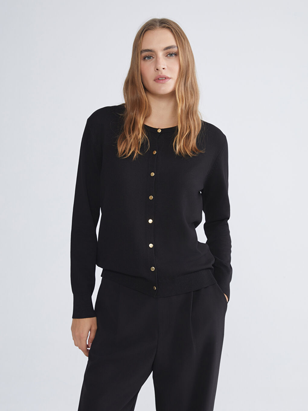 Siyah Bisiklet Yaka Kadın Triko Hırka