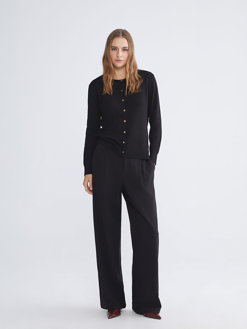 Siyah Bisiklet Yaka Kadın Triko Hırka-1