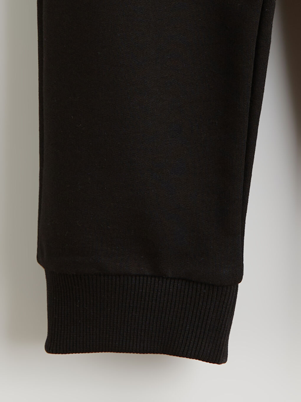 Siyah Standard Fit Erkek Çocuk Eşofman Altı		
-2