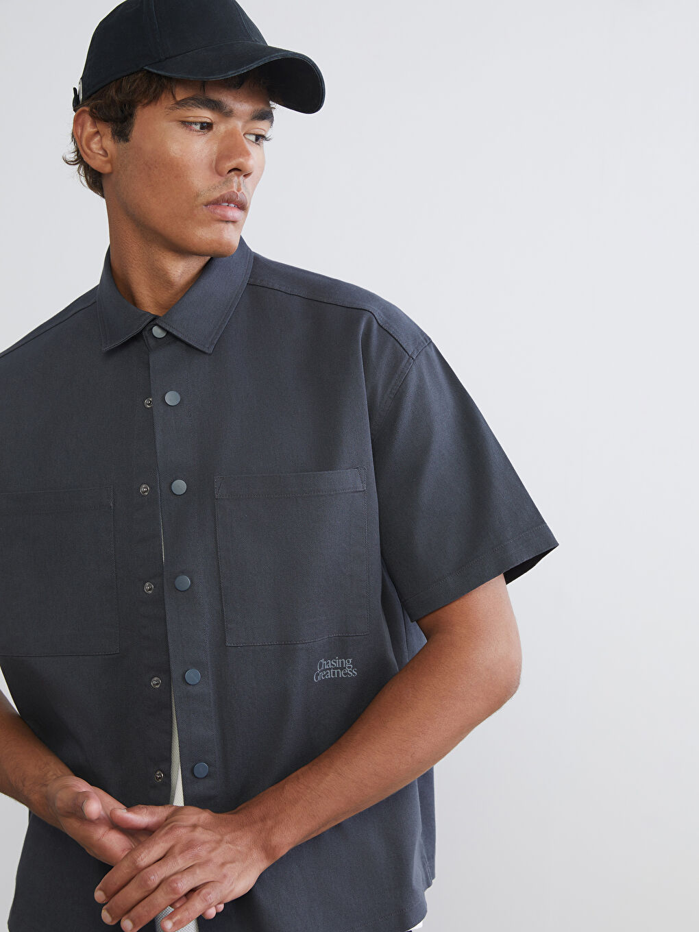 Antrasit Rahat Kalıp Kısa Kollu Gabardin Erkek Gömlek